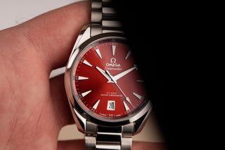 Omega Seamaster Aqua Terra rotes Zifferblatt