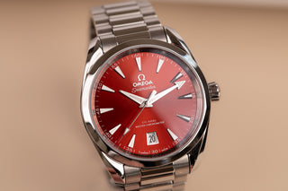 Omega Seamaster Aqua Terra rotes Zifferblatt