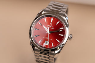 Omega Seamaster Aqua Terra rotes Zifferblatt